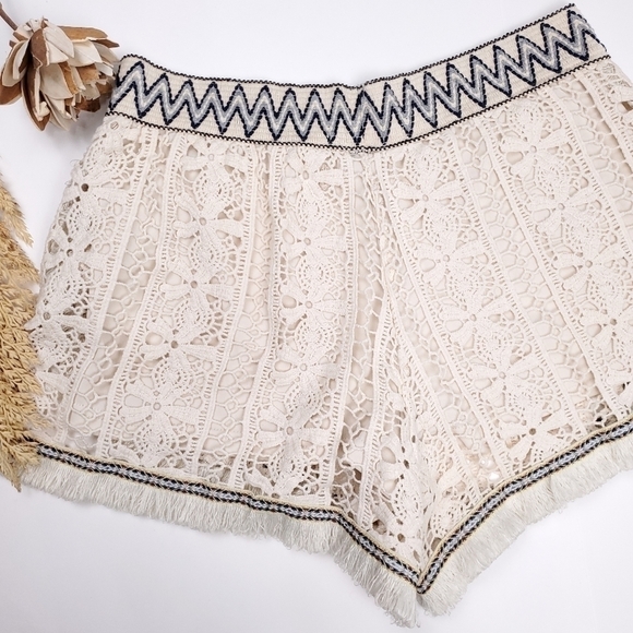 Endless Rose Cream Embroider Eyelet Boho Shorts S - Picture 12 of 13